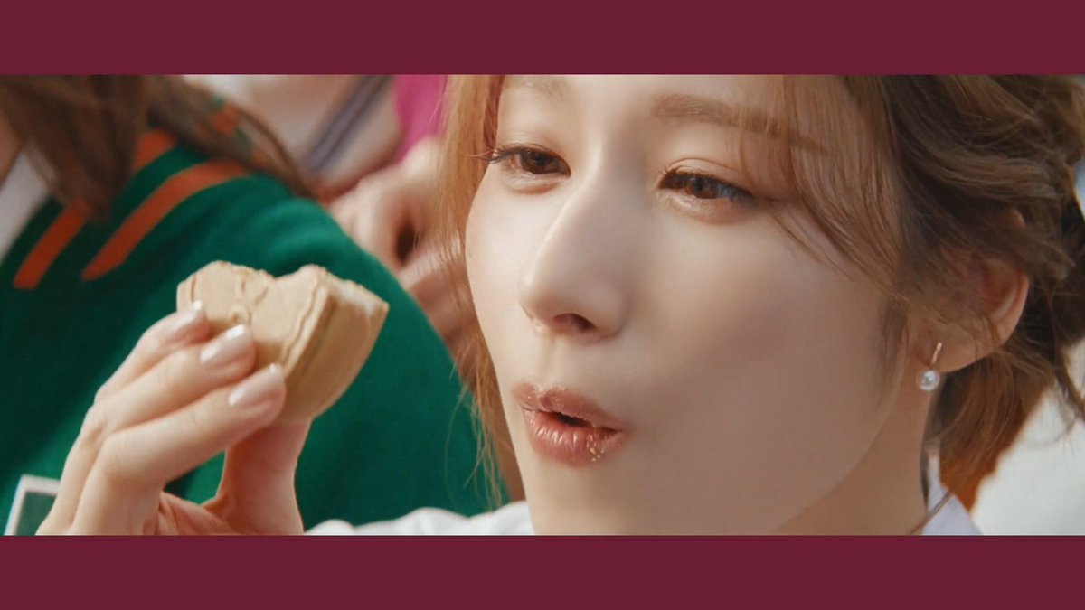 SANA stars in the new Haagen-Dazs Japan Crispy Sandwich commercial!