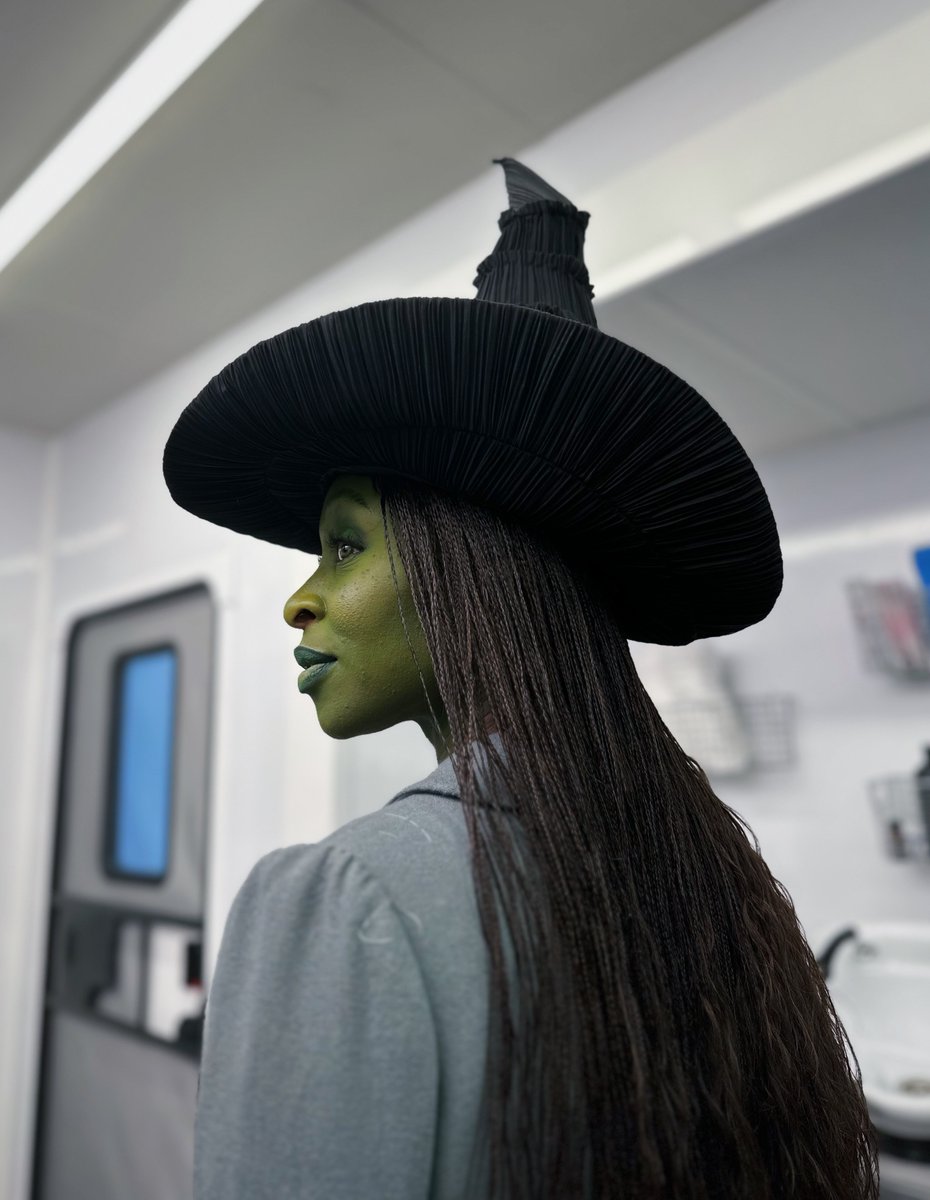 Cynthia Erivo fully embodies every aspect of Elphaba. 💚