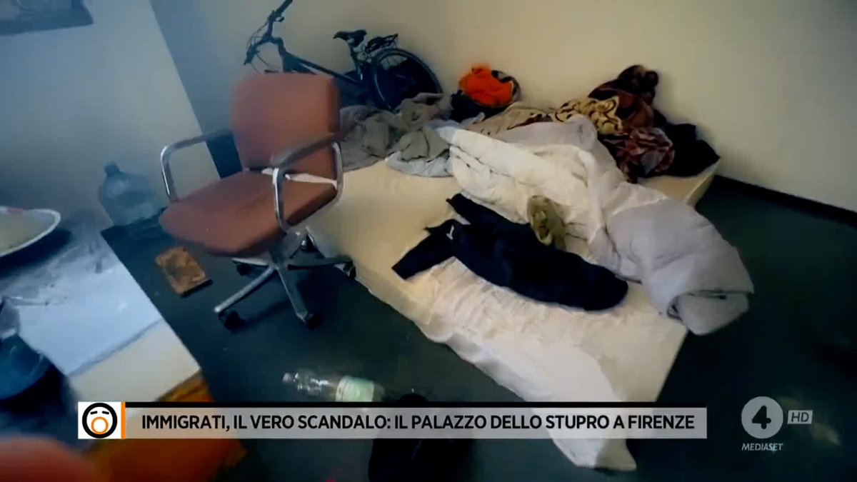 Nella periferia di #Firenze c'è un edificio abbandonato che è stato teatro di una violenza s3ssuale ai danni di una ragazza di 16 anni. All'interno ci vivono ancora diversi immigrati irregolari. La nostra Eugenia Fiore è andata a dare un'occhiata. #Fuoridalcoro