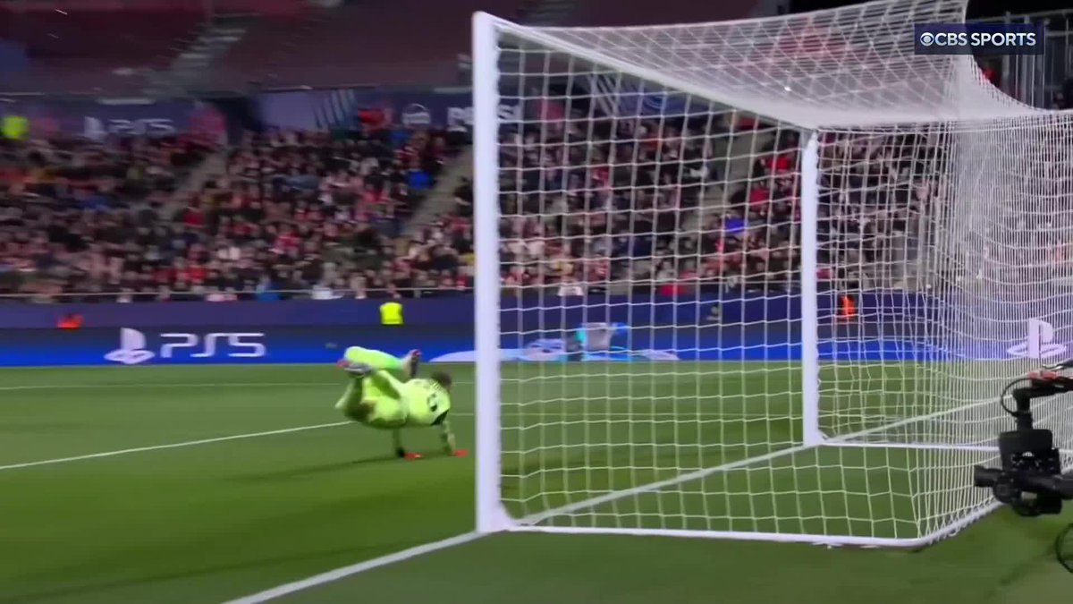 STOP THAT ETHAN NWANERI 😍 First Champions League start, first Champions League goal. Just 17-years-old 🤯