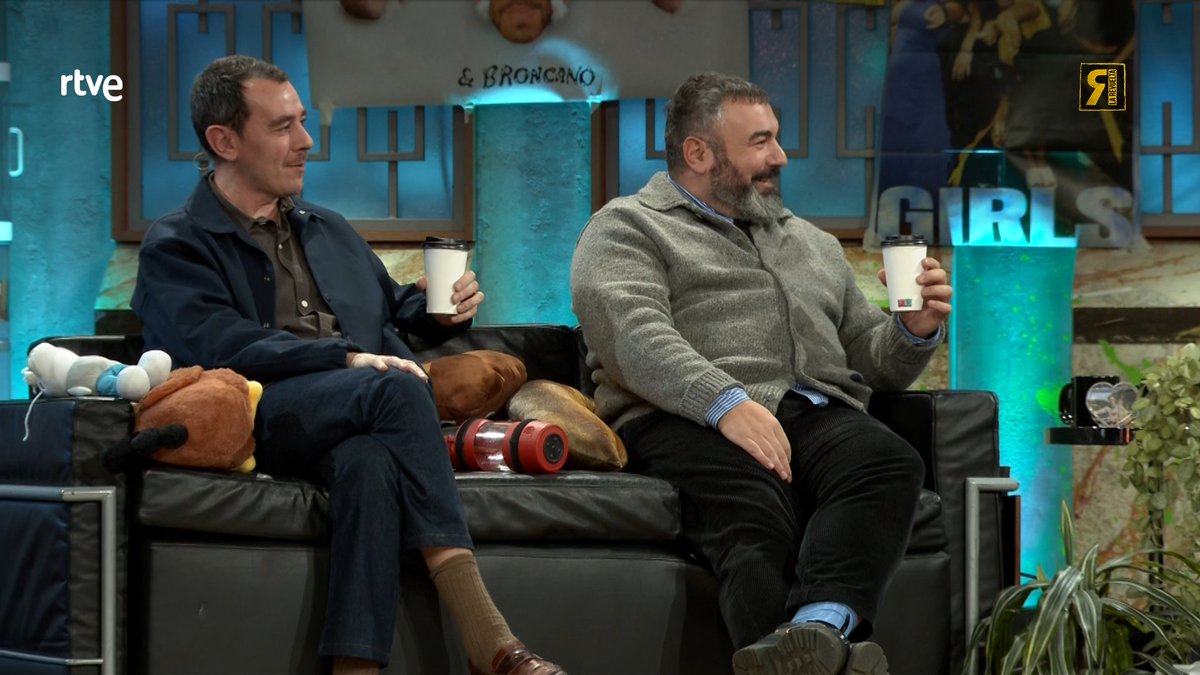 Escuchamos, pero no juzgamos. Ahora bien, sí que pagamos ☕ #LaRevuelta Pantomima Full