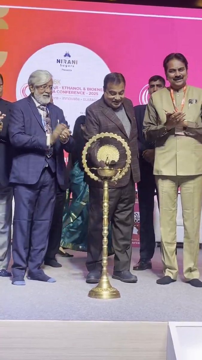 📍𝐍𝐞𝐰 𝐃𝐞𝐥𝐡𝐢 Addressed the 4th Edition of the Sugar-Ethanol & Bio-Energy India Conference (SEIC) 2025, organized by ChiniMandi in Delhi today. Highlighted the convergence of sugar, ethanol, and bioenergy, emphasizing their role in energy security and sustainability through policy advancements, technological innovations, and evolving market dynamics shaping the biofuel economy. With India's commitment to biofuels and circular economy principles, the sugar industry stands at the forefront of driving a greener future, reducing carbon footprints, and enhancing rural economic growth.