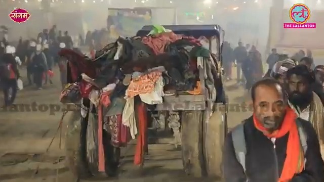 असली भगदड़ तो झूंसी में हुई जिसे प्रशासन ने छिपाने की भरपूर कोशिश भी की है! मेला अधिकारी विजय किरण आनंद बताएं कि यहां कितनी कैजुअल्टी हुई है और लगातार ट्रैक्टरों में कपड़े चप्पल और सारे सामान उठवाएं जा रहें हैं कई लोगों की ID भी मिली है.