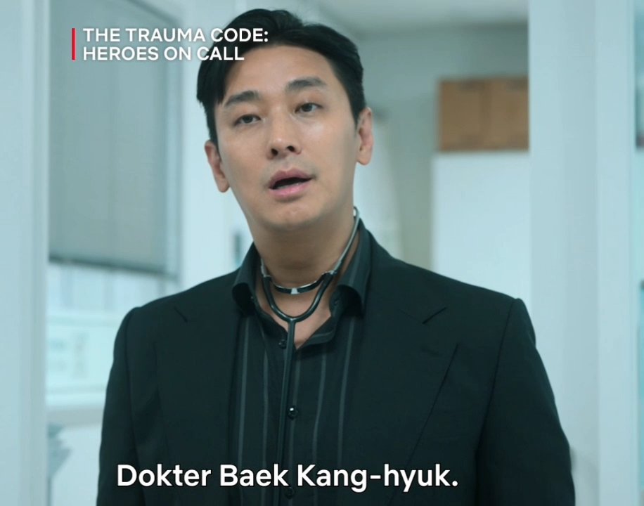 Dokter & suster yang sama-sama agak laen… 🤣