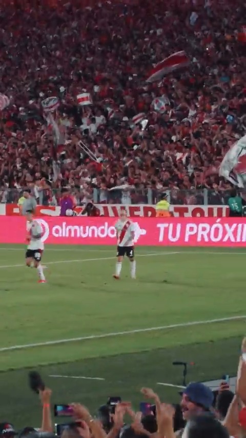 🎥🤩 El gol del triunfo de Gonzalo Montiel, desde la tribuna.
