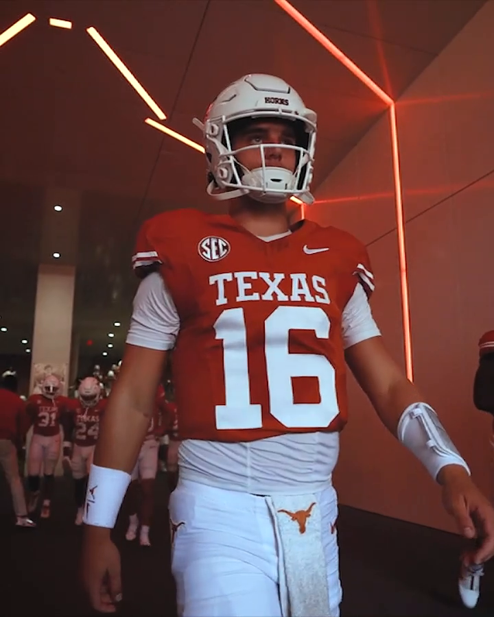 "I kinda wanted to bring Texas back." Arch Manning sat down with Marty Smith to talk Texas Football, which family member his game is most like and his college experience so far 🤘