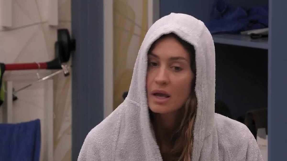 Helena: “ Con Javier si è creato qualcosa già da prima non perché io sono uscita fuori e sono andata direttamente da lui, Zeudi è furba e lui non si rende conto che ha preso me in giro e sta prendendo in giro anche lui” HELENAAAAA 🐅🔥🔥🔥✨✨ #grandefratello #heleners #helevier #viperelle #leccisers