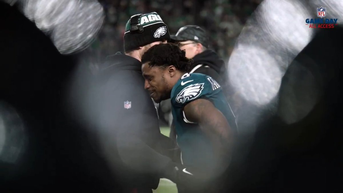 Nick Sirianni brings out his @eagles players' emotions 💚