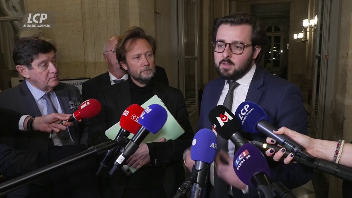.Philippe Brun liste ce que les socialistes "ont obtenu", par exemple le "rétablissement" des 4000 postes d'enseignants, la "remise en place" de l'Agence Bio, "des moyens supplémentaires" pour les collectivités locales, "300 millions pour l'écologie". #DirectAN #CMP