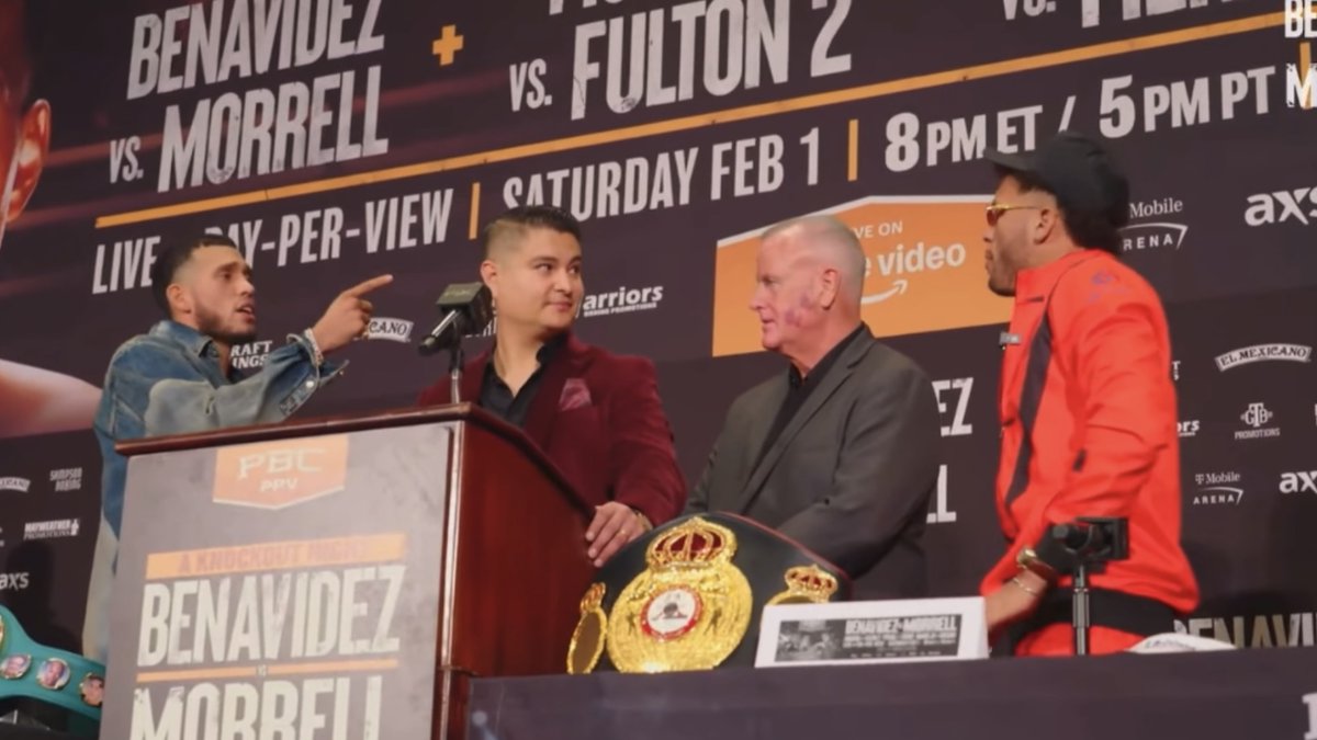 ‼ David Benavidez calls David Morrell a “f***ing p***y” as they get into a heated exchange at today's press conference ahead of their fight on Saturday: “You look scared as f*** right now.” [🎥 @PremierBoxing]