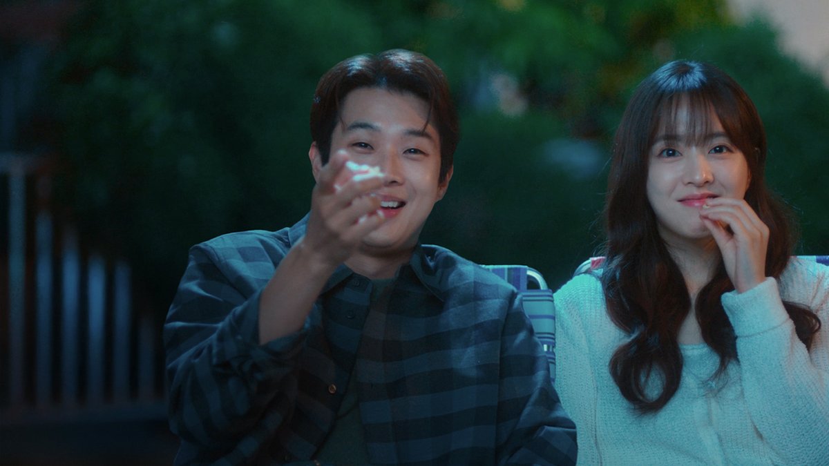 They went from innocent love to an unwelcome reunion. Melo Movie is coming February 14. Starring Choi Woo-shik, Park Bo-young, Lee Jun-young, and Jeon So-nee.