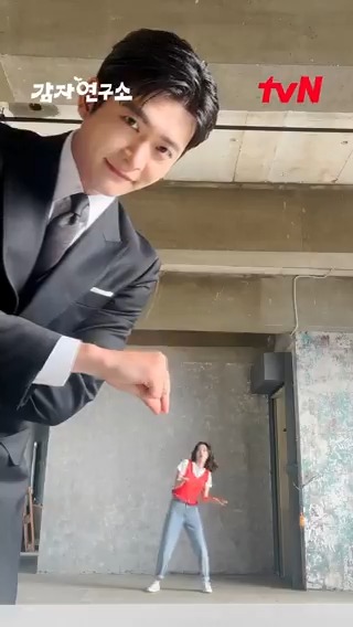 우리는 모두… 감자다!🥔🥔🥔 감자로 변해버린 미경?!😮 굽고 튀기는 바삭한 로맨스 커밍칩스~! 힐링 코믹 로맨스 <감자연구소> 3/1 [토] 밤 9:20 첫 방송 #감자연구소 #ThePotatoLab #이선빈 #강태오 #이학주 #김가은 #tvN #같이달려tvN #스트리밍은TVING