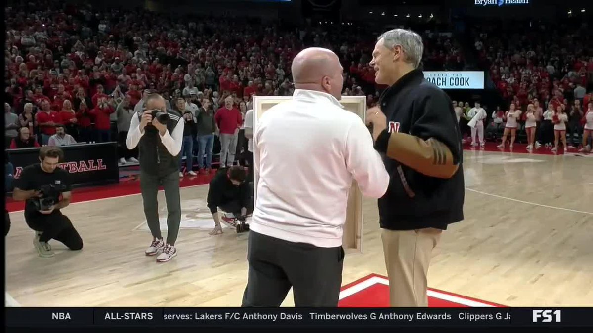 Newly retired John Cook is in the building tonight for some Nebraska Men's Basketball 👏 He's joined by the new Nebraska Volleyball head coach Dani Busboom Kelly ‼️ #B1GMBBall x #B1GVolleyball