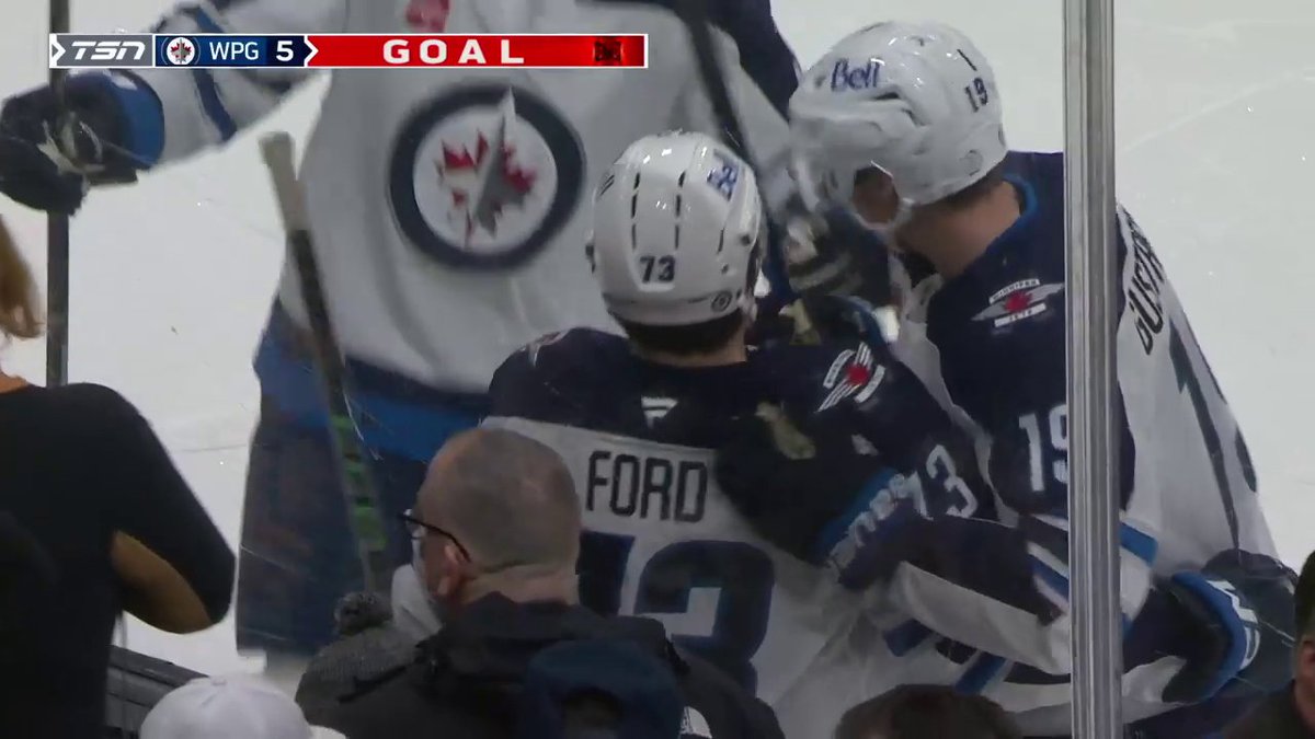 In his first NHL game, playing against his childhood team, Parker Ford has his first NHL goal! 🙌 And his family and friends in attendance are loving it!