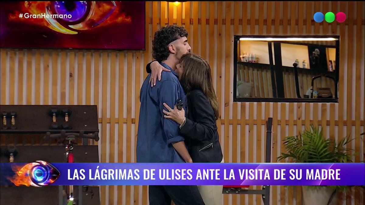 Un abrazo y unas palabras de aliento 🥹 Ulises recibió a su mamá en la casa ❤️ 👁 Mirá #GranHermano en y espiá la casa GRATIS las 24 horas por DIRECTV LatinAmerica DGO