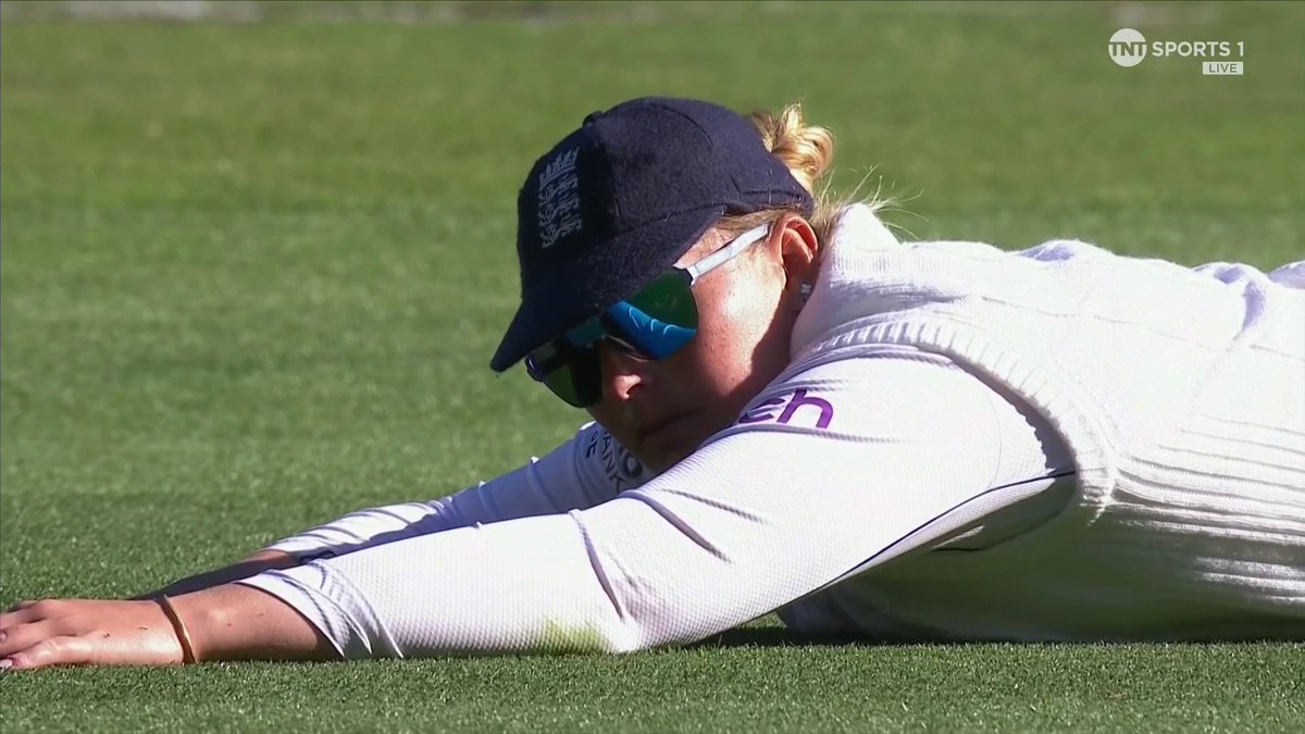 England drop ANOTHER catch 😩 That’s FOUR chances just this morning. 📺 Watch #AUSvENG on TNT Sports & discovery+ UK