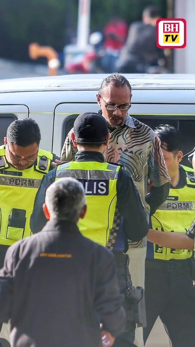 "Saya berniat mainkan perasaan Harith Iskander sahaja, saya tiada maksud lain... saya minta maaf kepada keluarga mangsa". Demikian rayuan seorang tukang rumah yang dipenjara lima bulan dan denda RM2,000 oleh Mahkamah Majistret hari ini kerana melakukan ugutan jenayah kepada keluarga pelakon dan pelawak Harith Iskander, awal bulan ini. Berita penuh:
