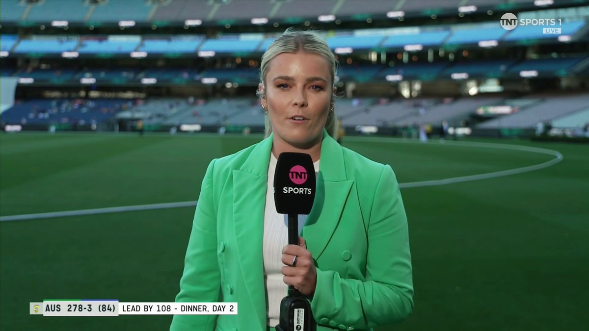 🗣️ Alexandra Hartley is not happy with England’s fielding… 📺 Watch #AUSvENG on TNT Sports &amp; discovery+ UK