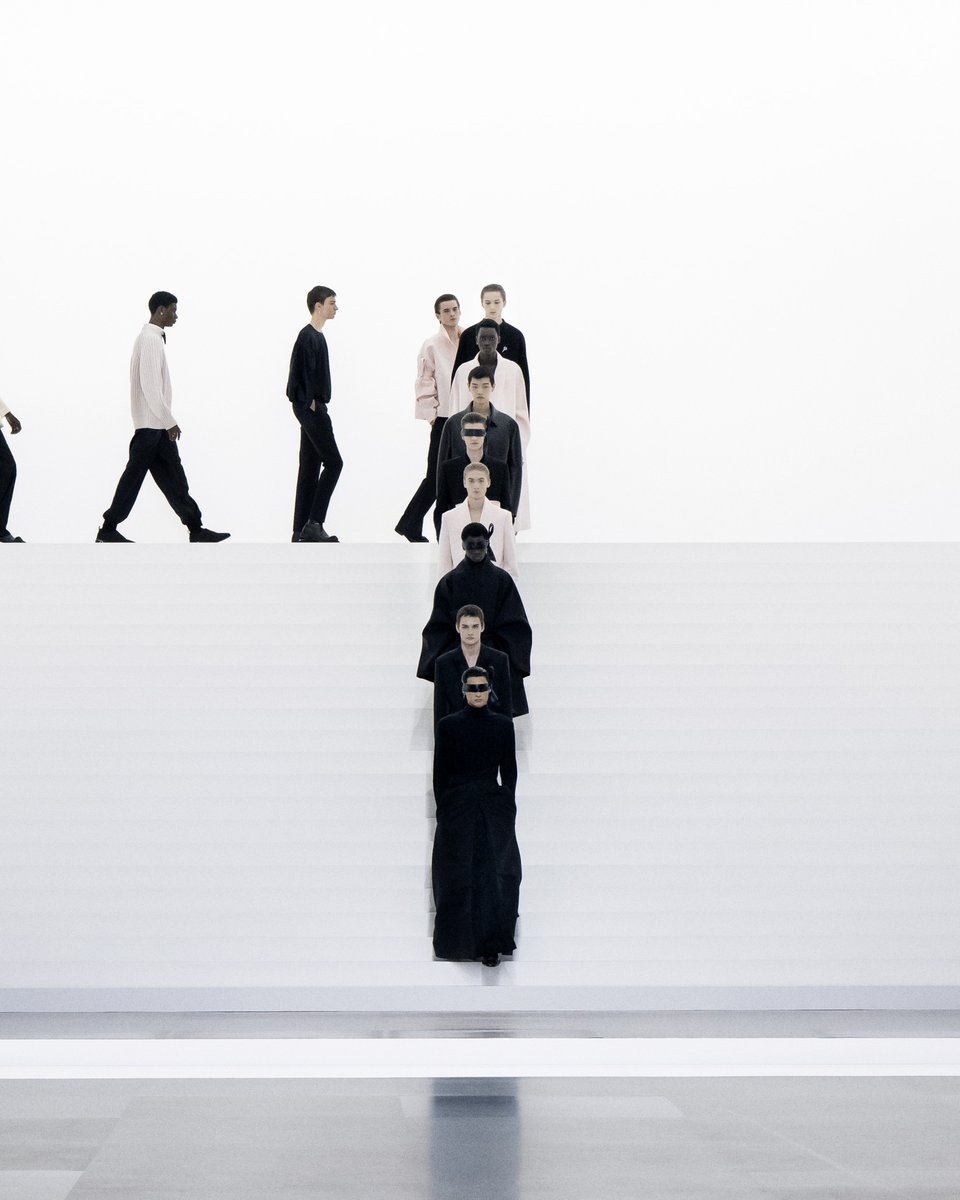 The House of Dior wishes to express its deepest gratitude to Kim Jones, who has accelerated the development of Men's collections internationally and has greatly contributed to the worldwide influence of the House by creating an inspiring wardrobe that is both classic and contemporary, and connected to some artists of our time.
