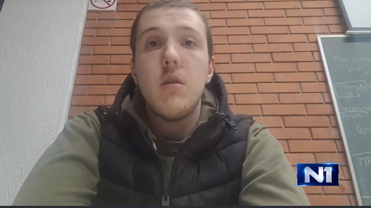 Student Pravnog fakulteta u Novom Sadu Mihailo Mladenović odbio je pomilovanje predsednika Srbije. Na pitanje N1 zašto je to uradio kaže da niko od 13 pomilovanih osoba ne želi nikakav čin milosrđa od predsednika. "Taj čin je trebalo da bude izvršen od tužilaštva koje je mene do juče gonilo, ne samo mene, već i ostale ljude", naveo je gostujući u #NewsNight