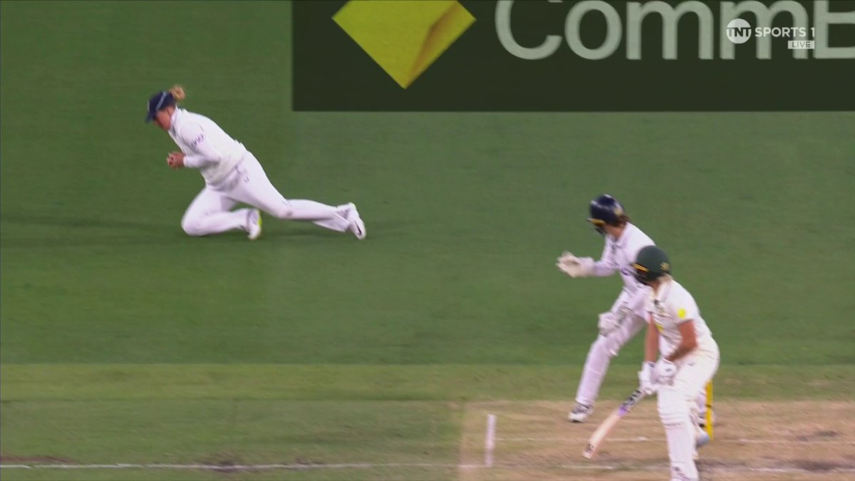 “She HAS to be taking that” ANOTHER catch goes down for England and Ecclestone 😬 📺 Watch #AUSvENG on TNT Sports &amp; discovery+ UK