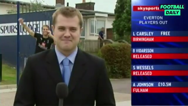 Throwback to when David Bentley went outside Tottenham's training ground so he could be LIVE on Transfer Deadline Day! 😂