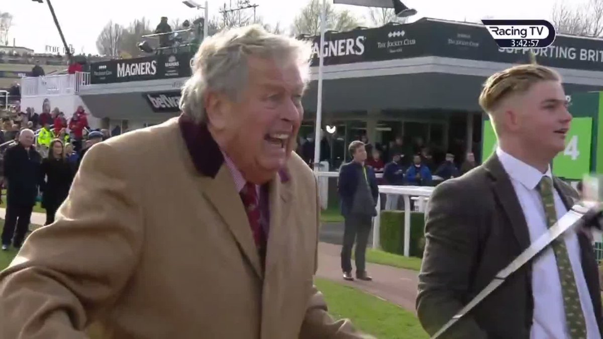 This will always be the best footage of John Hales, roaring home his beloved Politologue in the Champion Chase in 2020. He had so much passion for the game he loved. May he rest in peace ♥️🕊️
