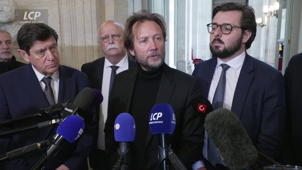 "Les députés et les sénateurs socialistes ont voté contre le budget proposé en #CMP", déclare Boris VALLAUD, qui donne "rendez-vous à l'Assemblée nationale la semaine prochaine". #DirectAN #Budget