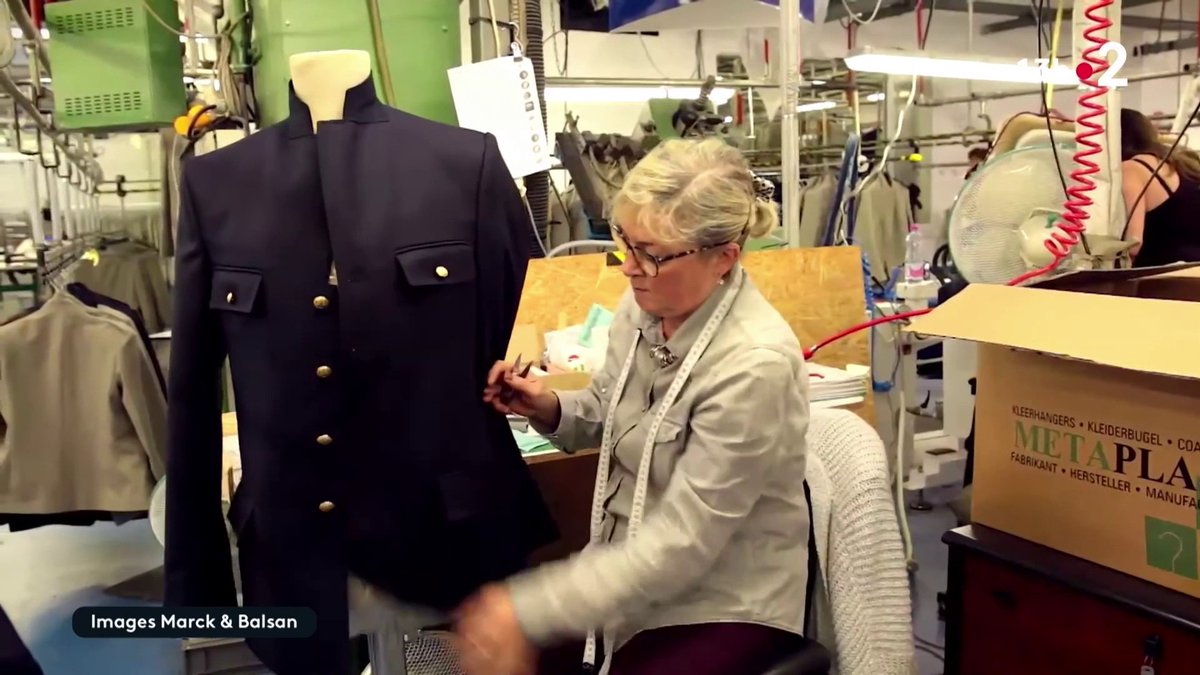 Une usine d'uniformes ferme à Calais après la perte d'un contrat avec l'armée. Une partie de la future production de ces uniformes militaires sera délocalisée à Madagascar. ▶#JT13H