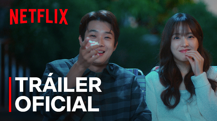 ALERTA DE K-DRAMA 💖. Un cinéfilo y una directora de cine se reencuentran después de años sin saber del otro. ¿Será que esta vez el guion tiene un final feliz?🫰 'Luces, cámara, ¡amor!' llega el 14 de febrero, solo en Netflix.