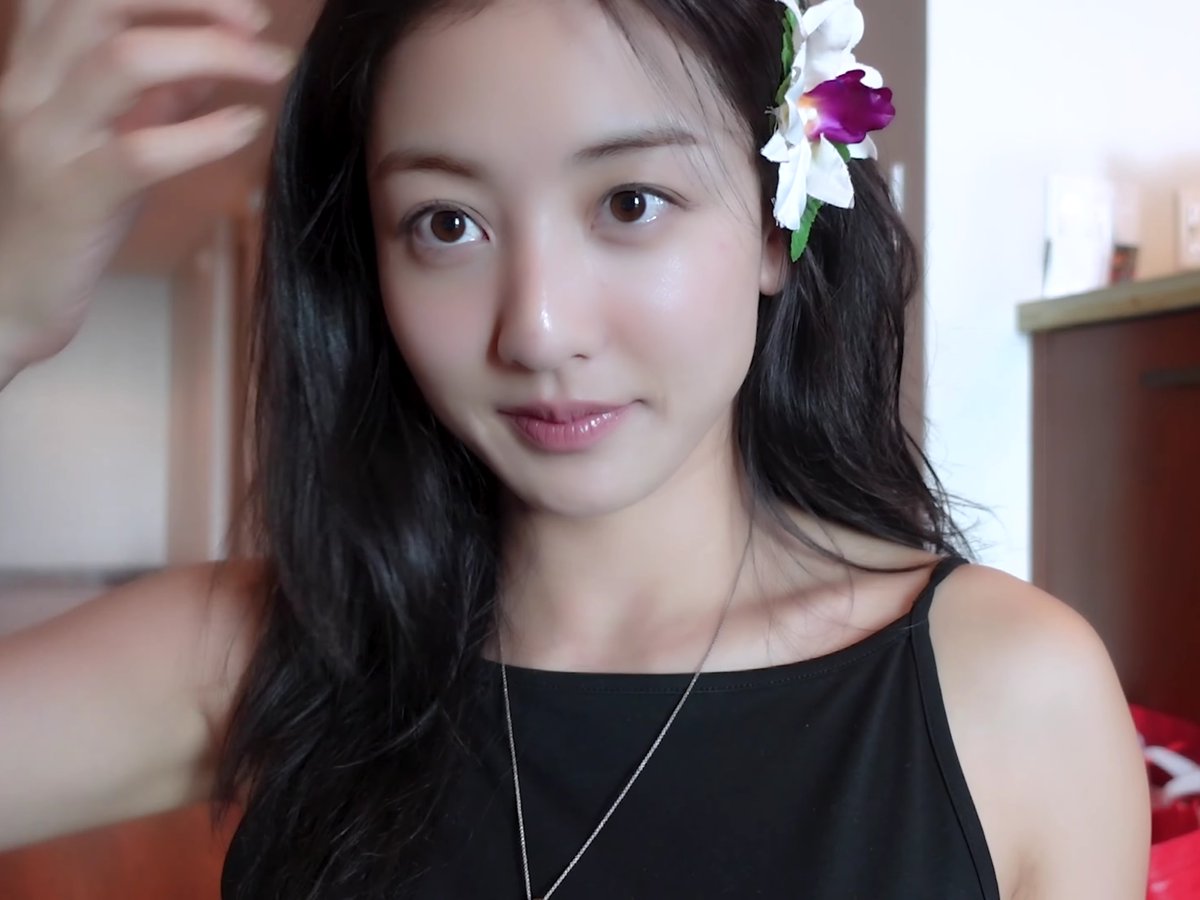 JIHYO IS SO GORGEOUS