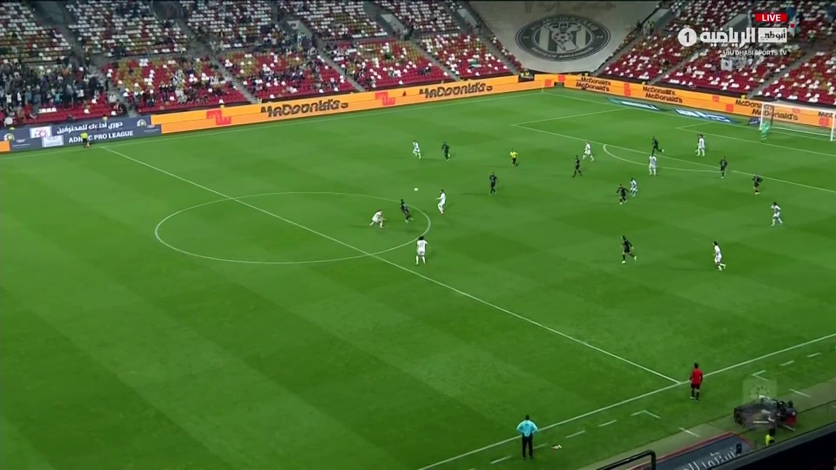 من هجمة مرتدة رائعة.. نادي بني ياس يتقدم بالهدف الأول على الجزيرة عن طريق لازار ماركوفيتش ⚽️ #الجزيرة_بني_ياس #دوري_أدنوك_للمحترفين