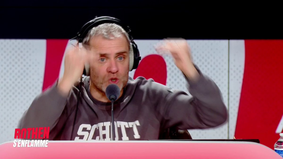 🗣️ @rothenjerome sur l'arrivée de Beye à Rennes : "Rennes l'a fait signer six mois. C'est du jamais vu. S'il a confiance en lui, il lui fait un an et demi. Je suis sceptique là-dessus et sur la qualité de l'effectif." #RMCLive