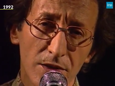 Bien plus qu’une chanson, le titre « A Vava Inouva » du chanteur kabyle Idir a quasiment le statut d’hymne. 😘🎶