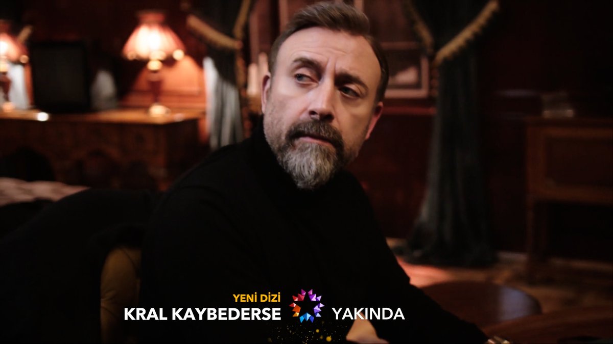 “Evvel zaman içinde, kalbur saman içinde, kuleleri gökyüzüne kadar uzanan bir ülkede, yakışıklı mı yakışıklı bir kral yaşarmış…” #KralKaybederse 2. tanıtımı yayında! Yakında Star'da! Kral Kaybederse
