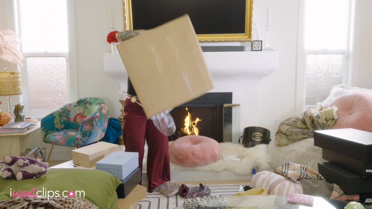 The Goon Cave is officially open! 🎉 Join Valentina Fox for a 100K gift unboxing. Find the full video here and let us know which gift was your favorite in the comments! Valentina Fox's store: #TheFoxFiles #iwantclips #youtube #creator #haul #unboxing