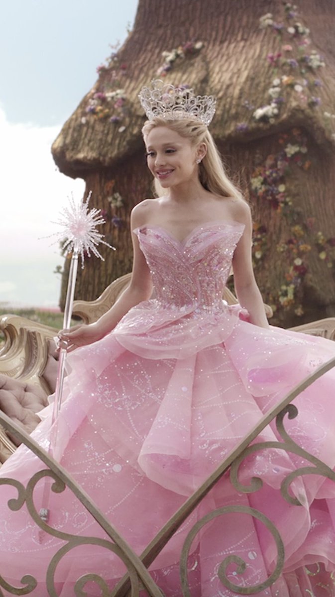 Ariana Grande describes a key moment she brings to life through empathy as Glinda. 🩷