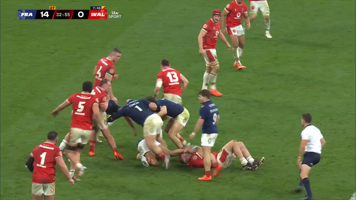 Antoine Dupont is not from this planet. for the second time in the first half, the maestro sets up Théo Attissogbé 🤤 #GuinnessM6N | #FRAvWAL