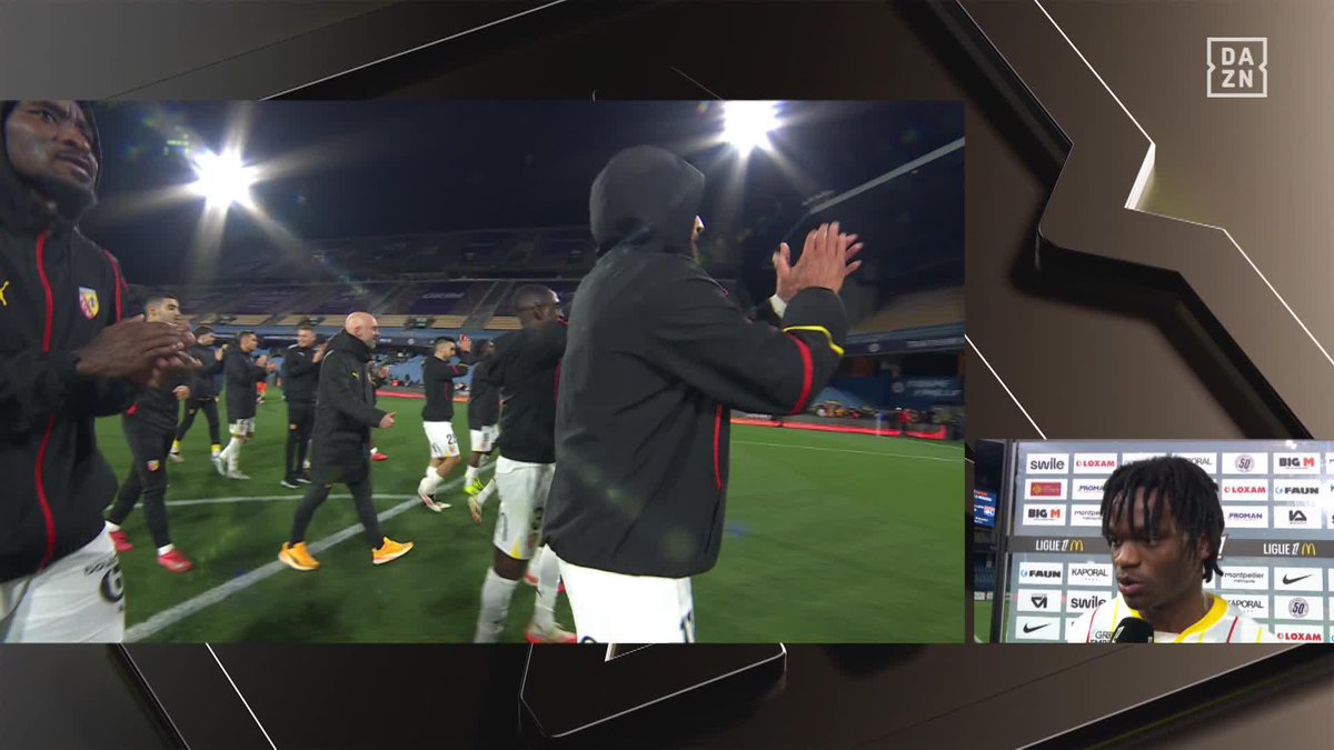 📍 Lens ➡️ Montpellier = 969 km. Magnifique communion entre les joueurs et les 600 supporters lensois venus encourager leur équipe et fêter cette victoire ! ❤️💛 #MHSCRCL