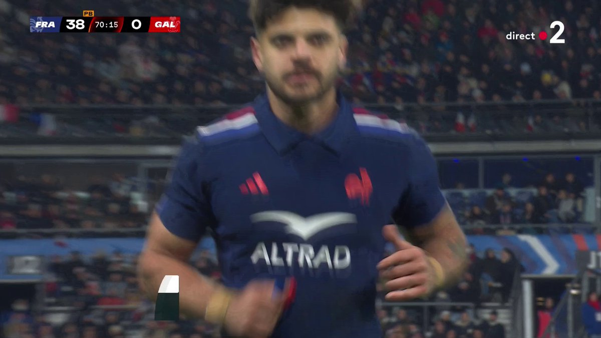 🏉 #SixNationsRugby | 🟥 CARTON ROUGE POUR ROMAIN NTAMACK 🟥 C'est un gros coup dur pour le XV de France, l'ouvreur des Bleus ne pourra pas être aligné la semaine prochaine à Twickenham 😥 #FRAGAL 📺