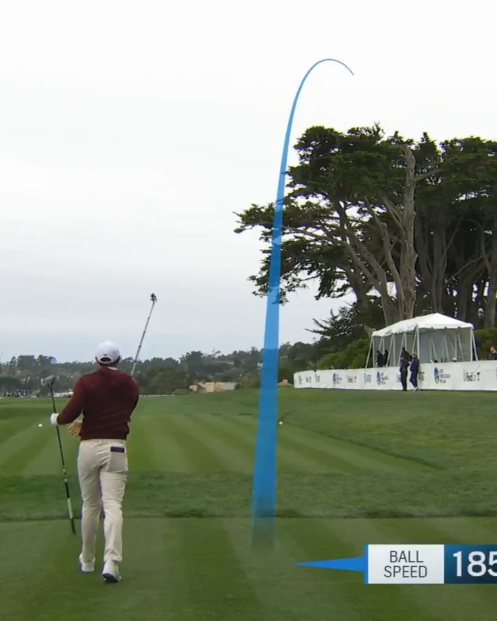 Absolutely bonkers line Rory just took on this drive. Golf shot.