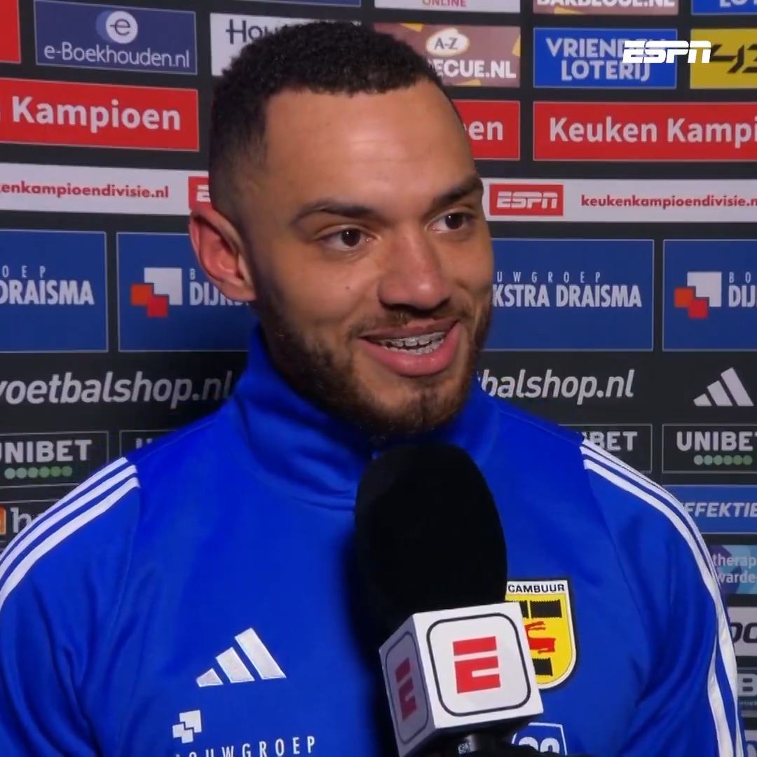 Een bijzonder debuut voor Jeredy Hilterman: 46' valt in 🔄 62' schouder uit de kom na judoworp 🥋 64' terug het veld in 🔙 67' toch gewisseld 🔄