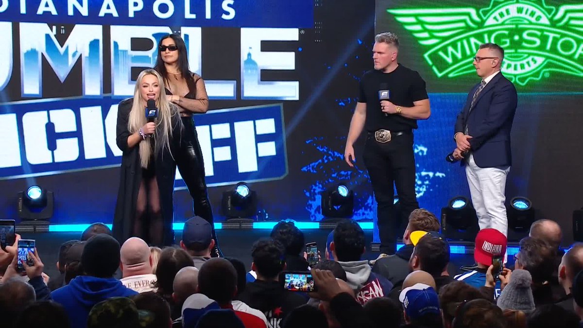 .LIV Morgan is no stranger to Royal Rumble AND she has backup this year 👀 #RoyalRumble