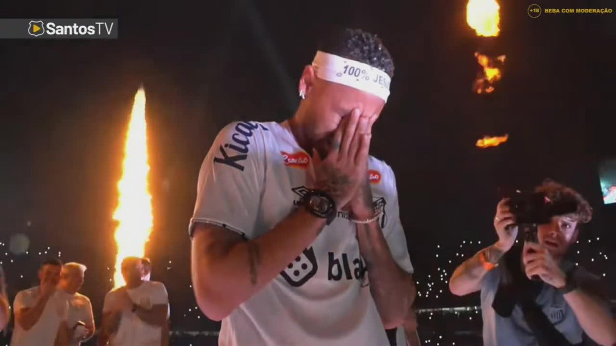 EMOCIONANTE: LAS LÁGRIMAS DE NEYMAR EN SU REGRESO A SANTOS. #ThePrinceIsBack 👑🇧🇷 #NEYDAY 👑🇧🇷 📹 Santos FC