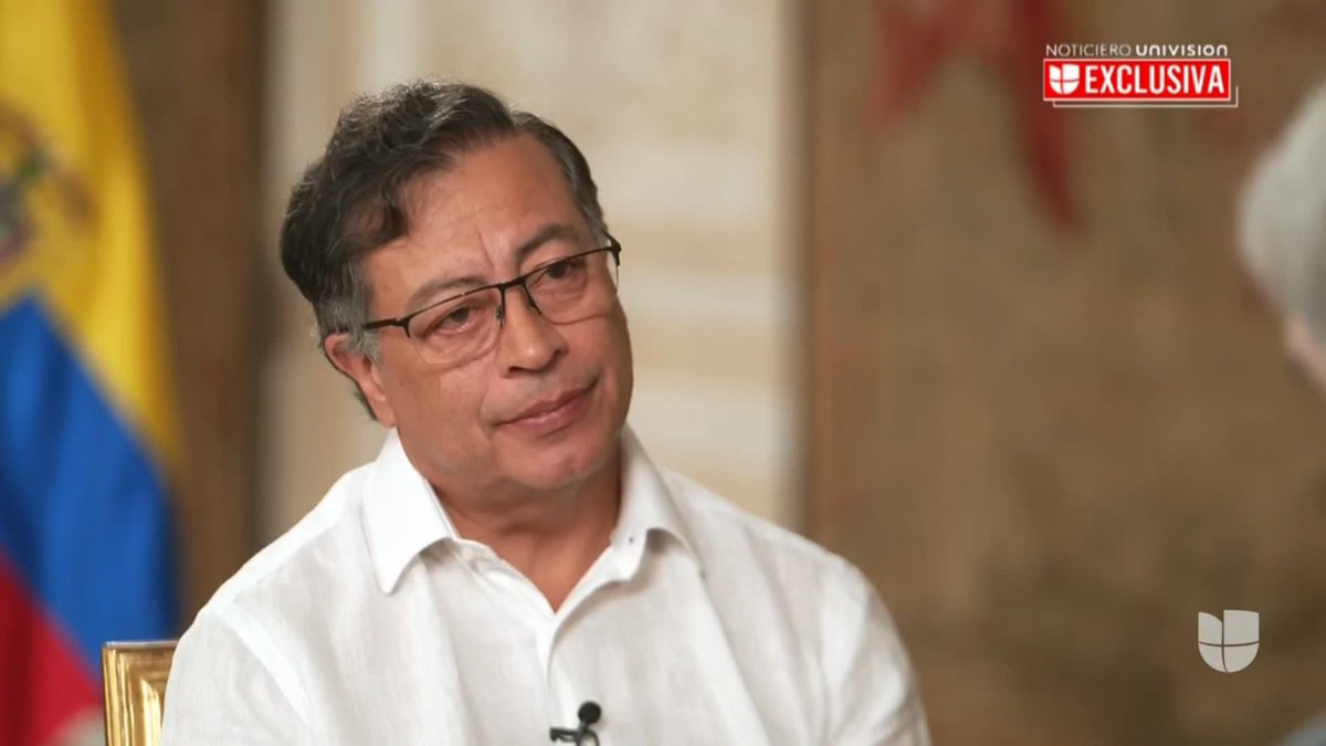 🇨🇴 “El migrante no es un delincuente”, dijo el presidente colombiano, Gustavo Petro, en exclusiva con Univision luego de que Donald Trump dijera que los “deportados son criminales”. 📺 Noticiero Univision a las 6:30 pm /5:30 C y en su Edición Nocturna a las 11:35pm / 10:35 C.