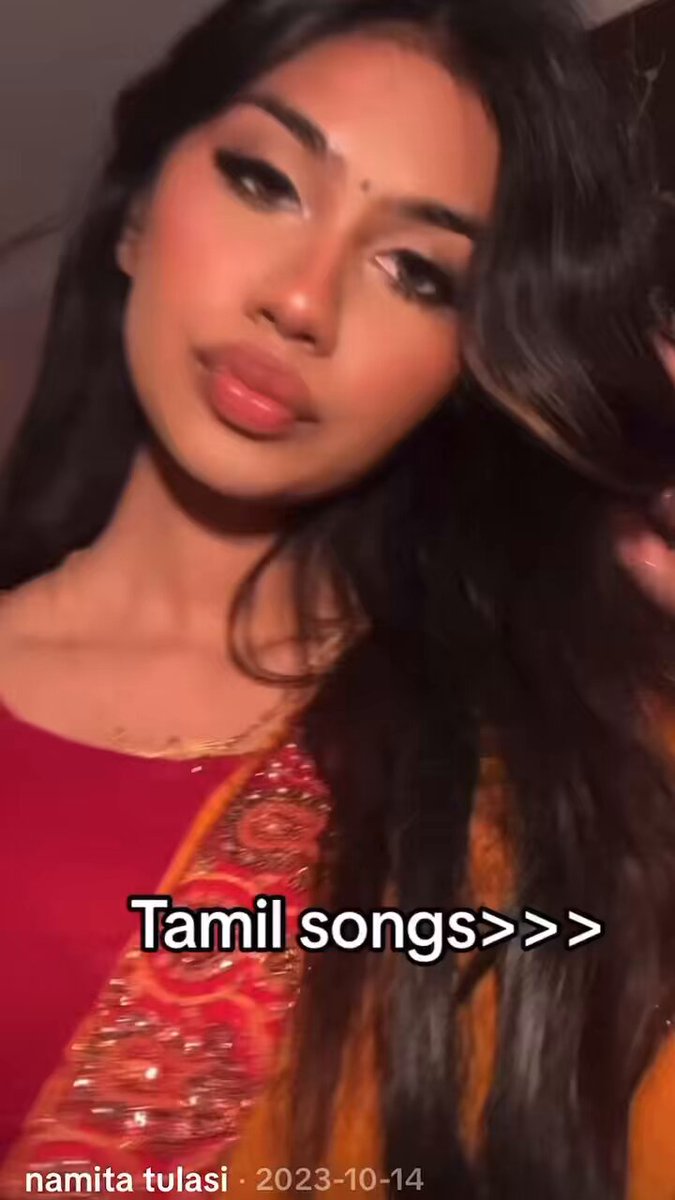 Indian women in saree and Bindi 🪷💖 >>>