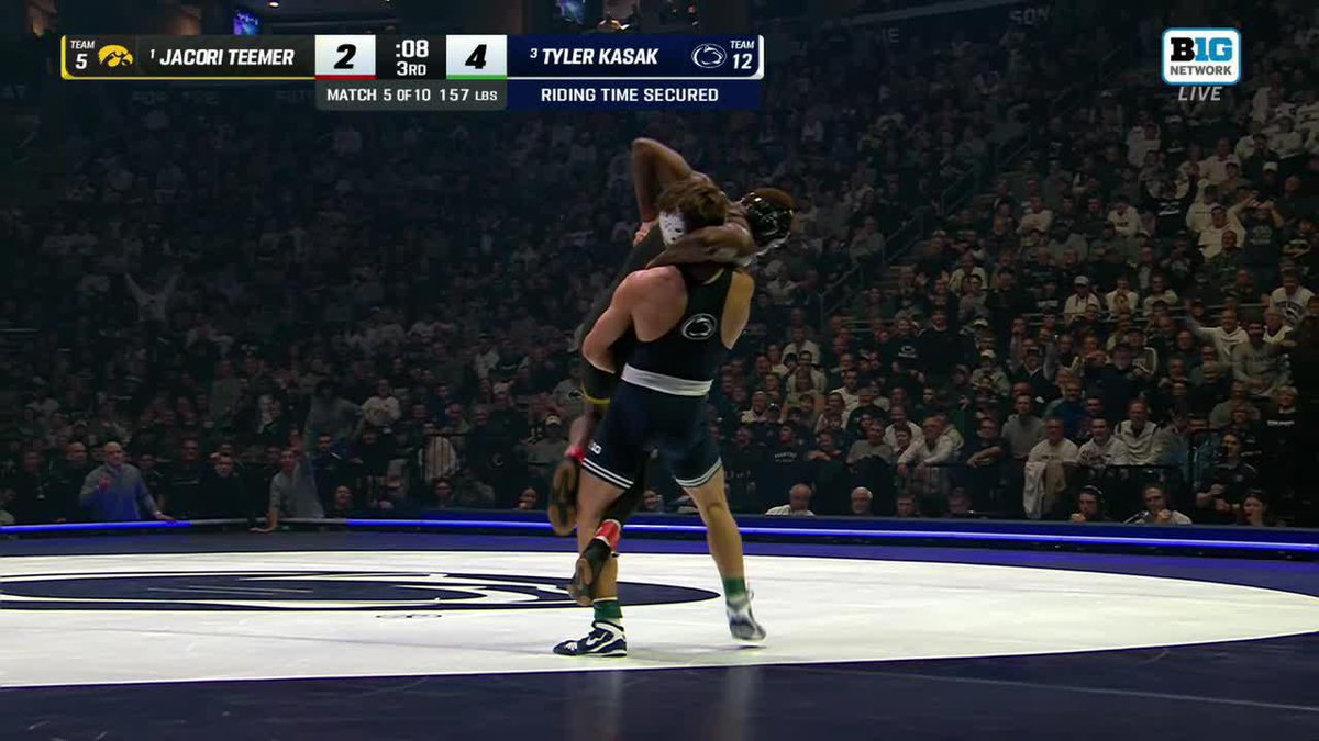 TYLER KASAK BRINGING THE ENERGY ‼️ Penn State WRESTLING leads 15-5 at the half and Bryce Jordan Center is loving it 👏 #B1GWrestling on Big Ten Network 📺
