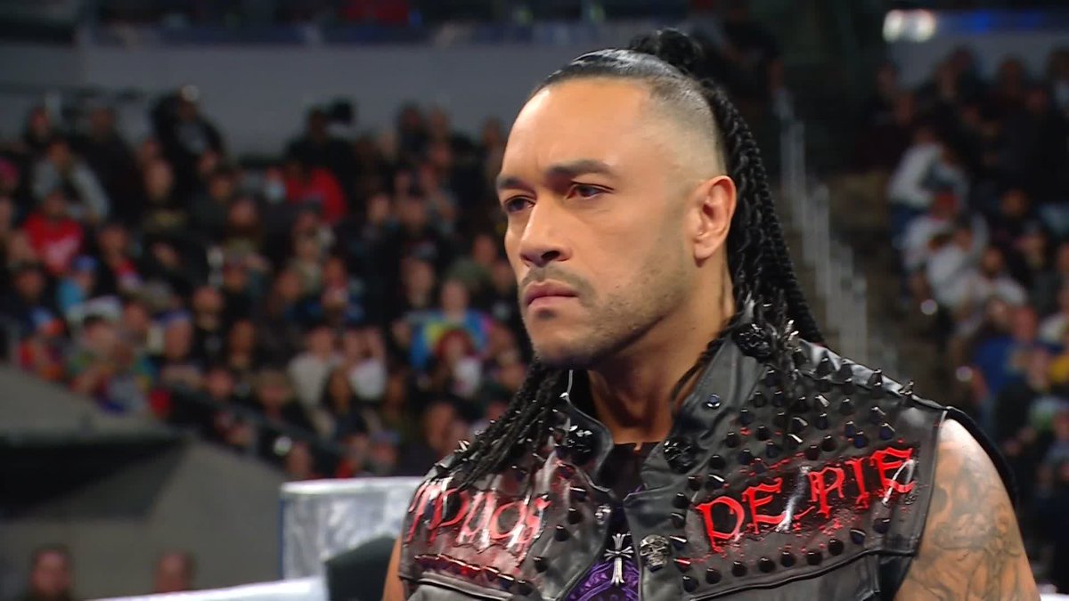 Jacob Fatu 👀 Damian Priest Damian Priest wasn't playing around 👊 #SmackDown