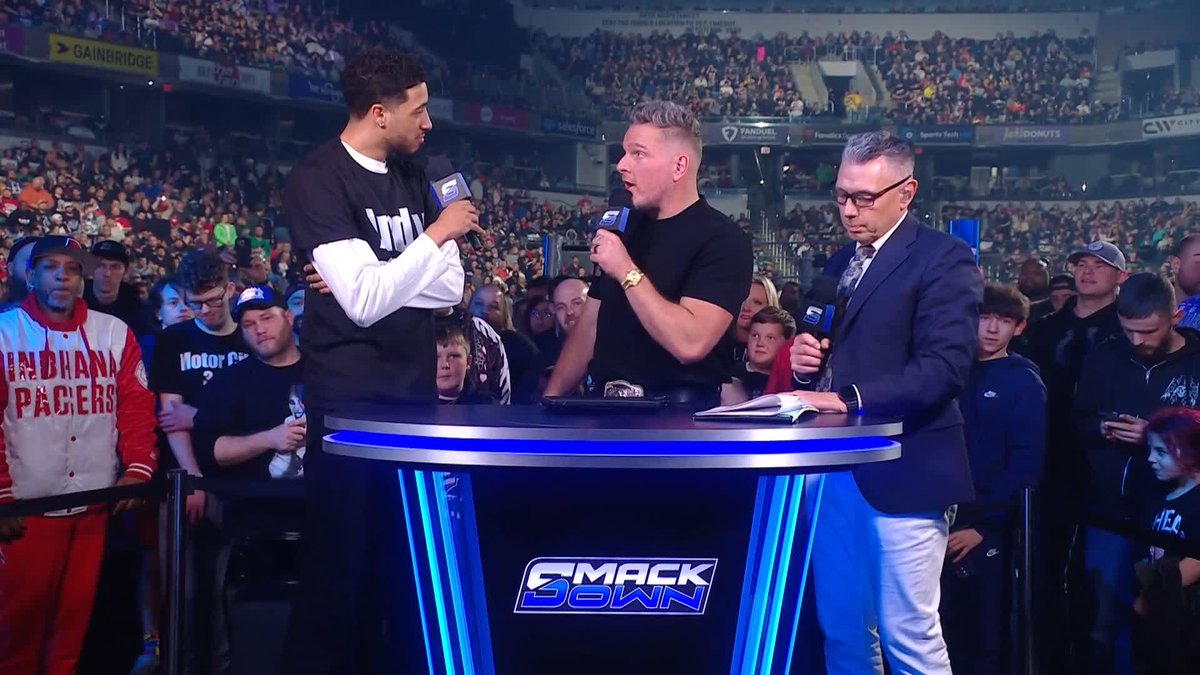 .Tyrese Haliburton,Pat McAfee, and Michael Cole were having a time at the #RoyalRumble Kickoff 😂 #SmackDown
