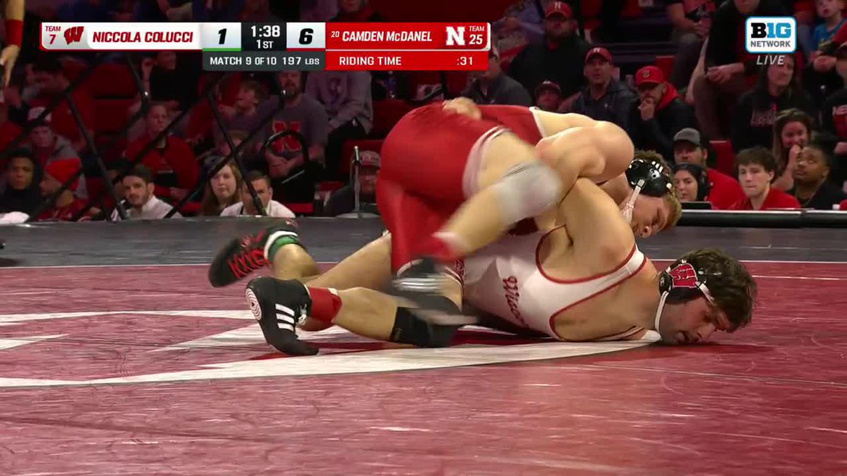 197 | The freshman gets the fall 💪 McDanel with his first pin of the season. Huskers up 31-7.